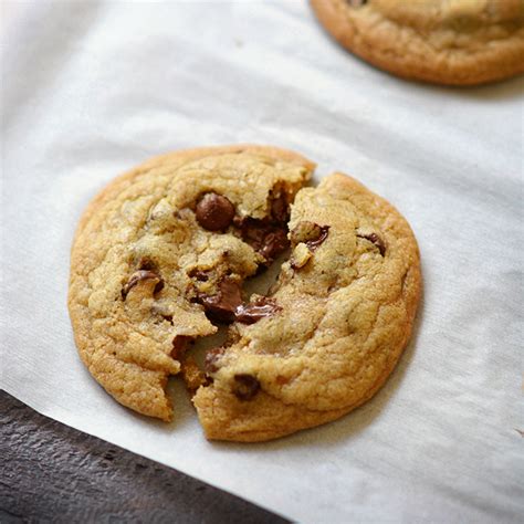 perfect-crunchy-soft-batch-chocolate-chip-cookies image