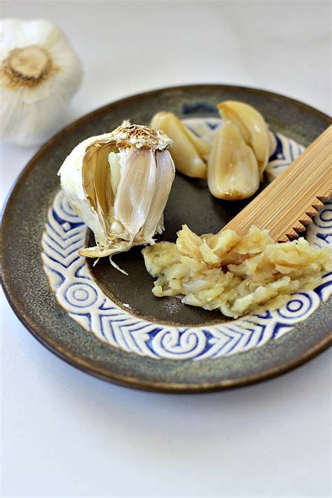 how-to-roast-garlic-without-foil-vegelicious-kitchen image