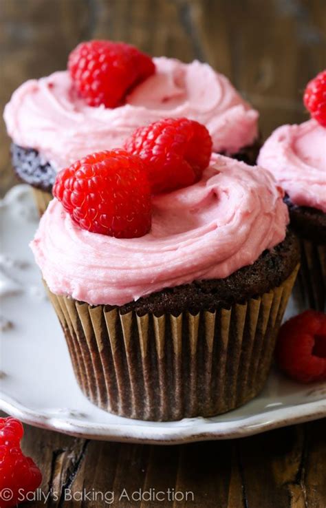 chocolate-cupcakes-with-raspberry-frosting-sallys image