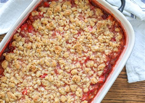 strawberry-rhubarb-crunch-barefeet-in-the-kitchen image
