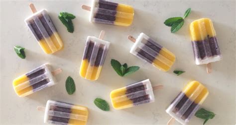 thai-black-sticky-rice-popsicle-with-coconut-and-mango image