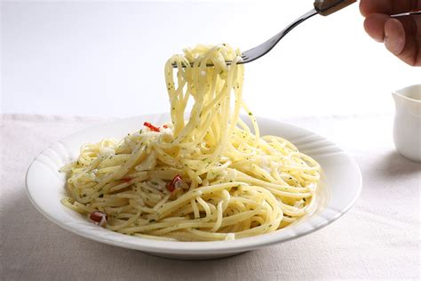 spaghetti-bordelaise-traditional-pasta-from-new image