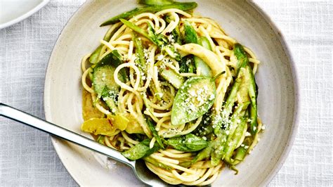 spaghetti-al-limone-with-asparagus-recipe-bon image