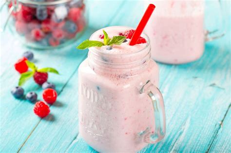 10-healthy-greek-yogurt-smoothie-recipes-vibrant image
