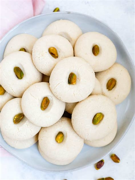 lebanese-ghraybeh-shortbread-cookies-cookin-with image