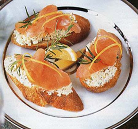 smoked-salmon-fennel-and-goat-cheese-toasts image
