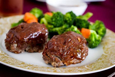ann-romneys-meatloaf-cakes-dining-and-cooking image