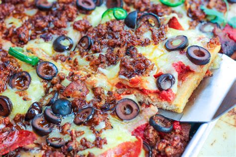 keto-mexican-pan-pizza-with-cheddar-cornbread-crust image
