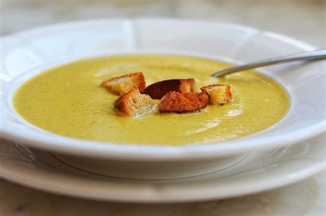 broccoli-gruyre-soup-with-homemade-croutons image