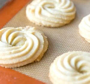 butter-swirl-shortbread-cookies-christmas-and image