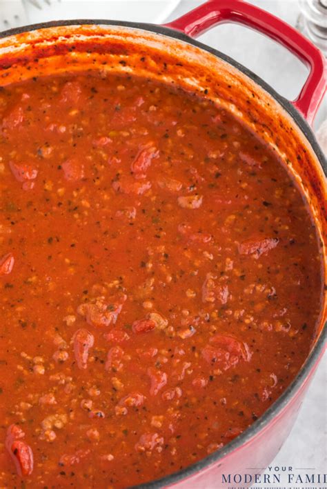 great-grandmas-easy-homemade-spaghetti-sauce-recipe-your image