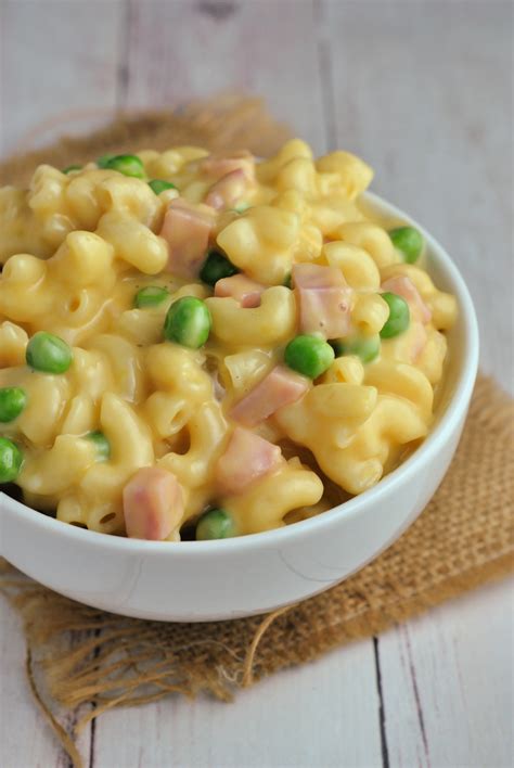 instant-pot-mac-and-cheese-with-ham-and-peas image