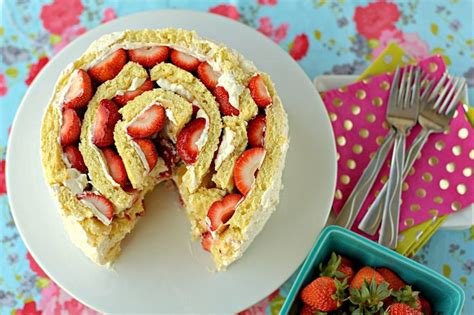 strawberry-shortcake-roll-easier-than-it-looks image