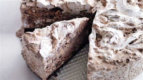 our-best-ice-cream-cake-recipes-martha-stewart image