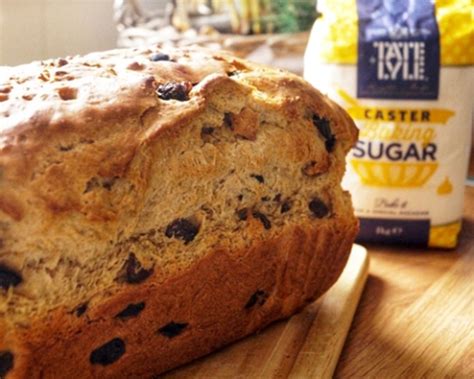 spiced-cinnamon-raisin-bread-we-are-tate-and-lyle image