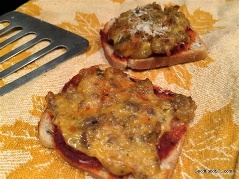 mini-party-pizzas-the-speedy-snack-good-food-st-louis image