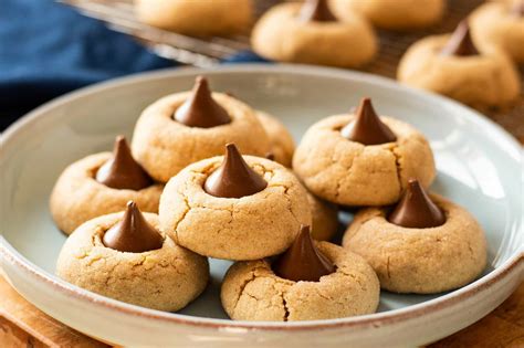 peanut-butter-blossom-cookies-recipe-simply image