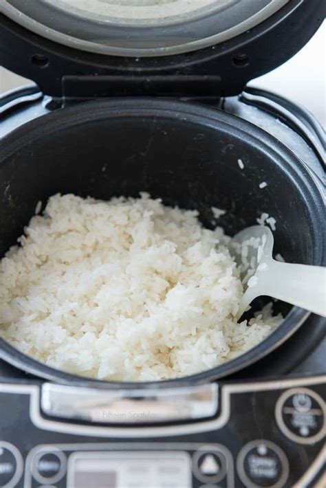 how-to-make-sushi-rice-in-a-rice-cooker-fifteen-spatulas image