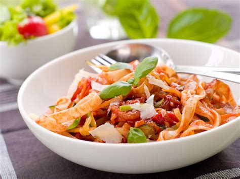 tagliatelle-pasta-recipe-with-fresh-tomato-basil-sauce image