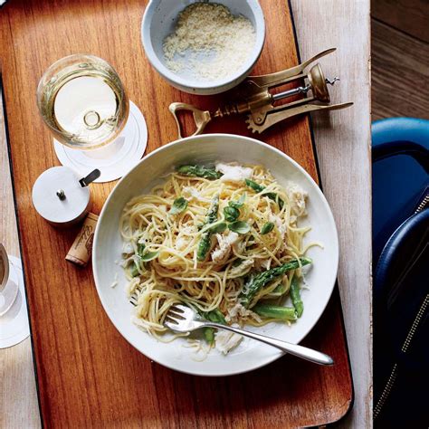 thin-spaghetti-with-crab-and-asparagus image