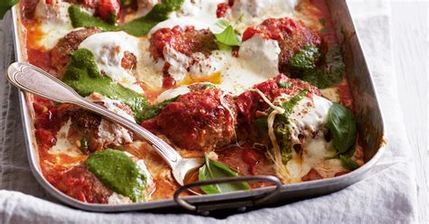 perfect-meatballs-with-cherry-tomato-sauce-purewow image