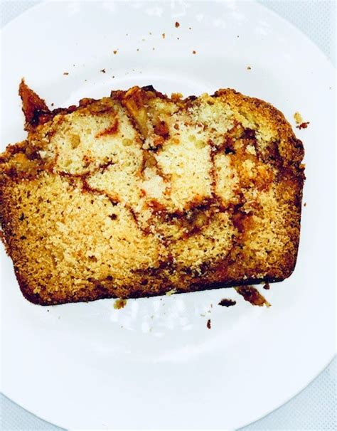 cinnamon-apple-amish-bread-sweet-tooth-and-sass image