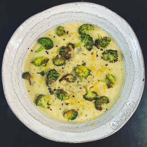 creamy-vegan-broccoli-leek-soup-the-fellow-foodie image