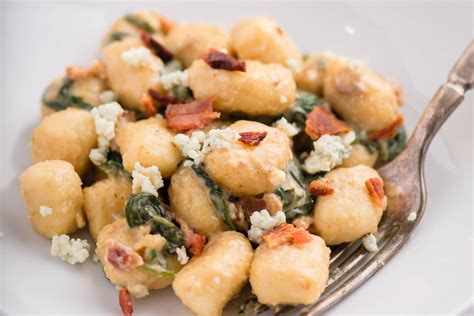 recipe-gnocchi-with-spinach-bacon-and-blue-cheese image