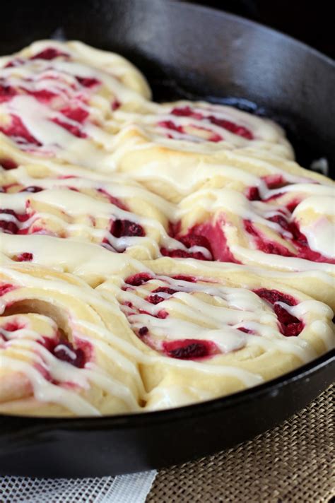 raspberry-cream-cheese-sweet-rolls-chocolate-with image