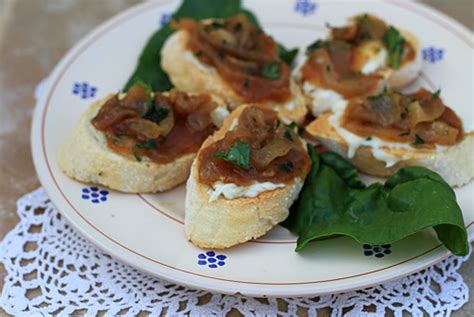 caramelized-onion-fig-jam-gorgonzola-bruschetta image