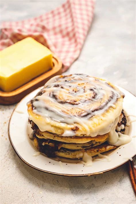 deilcious-cinnamon-roll-pancakes-recipe-the image