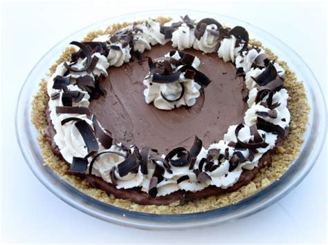 chocolate-silk-pie-the-perfect-chocolate-pie-love-to image