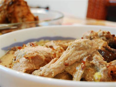 qorma-lawand-recipe-afghan-chicken-curry-in-an-onion image