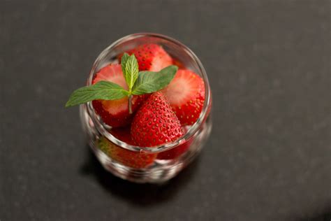 how-to-make-vodka-soaked-strawberries-8-steps-with image