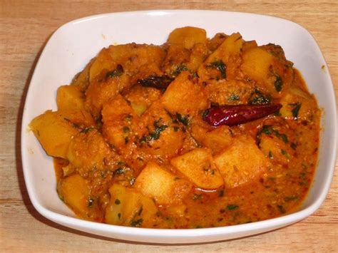 aloo-dum-potato-curry-manjulas-kitchen-indian image