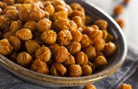 roasted-chickpeas-garbanzo-beans image