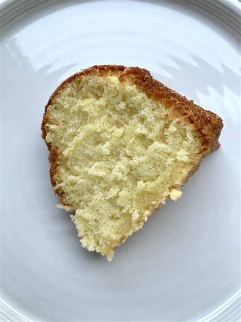 the-internet-famous-whipping-cream-cake-is-a-dupe-for image