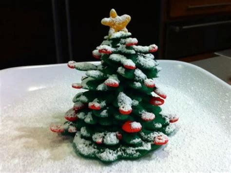 christmas-tree-pancakes-devour-cooking-channel image