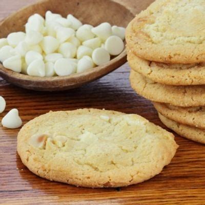 copycat-mrs-fields-white-chunk-macadamia-cookies image