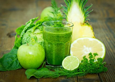 fat-burning-green-tea-and-vegetable-smoothie-all image