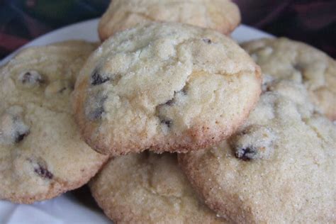 amish-raisin-cookies-recipe-cdkitchencom image