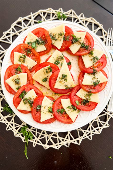 spanish-tomato-cheese-salad-easy-to-make image