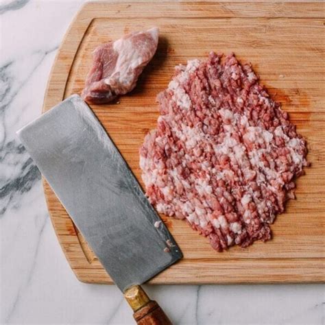 how-to-grind-meat-without-a-grinder-in-minutes-the image