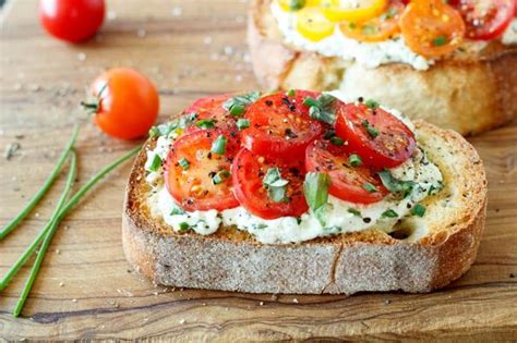 fresh-tomato-and-herbed-ricotta-bruschetta-simple-healthy image