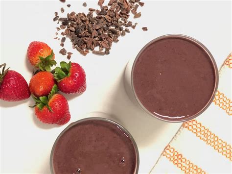 strawberry-and-cocoa-smoothie-isabel-smith-nutrition image