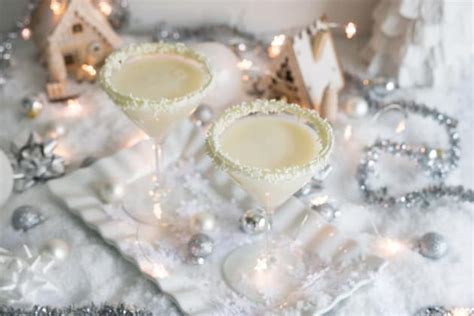 white-christmas-cocktail-recipe-food-fanatic image