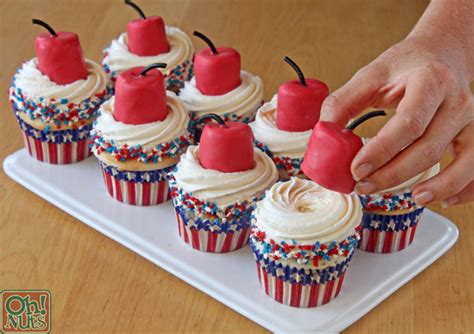 firecracker-cupcakes-for-the-fourth-of-july-oh-nuts image