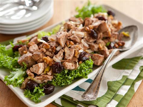 recipe-winter-chicken-salad-with-walnuts-and-dried image