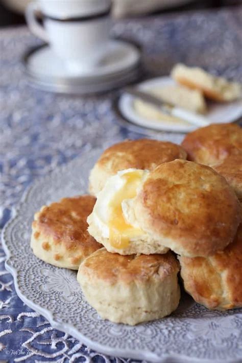 learn-to-make-devonshire-cream-scones-for-an image