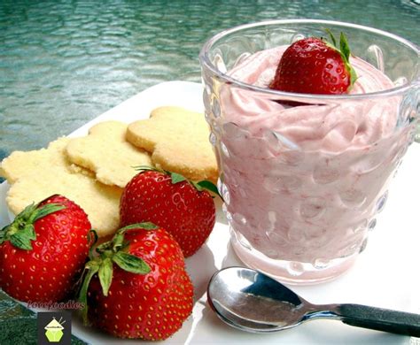 fluffy-strawberry-mousse-lovefoodies image
